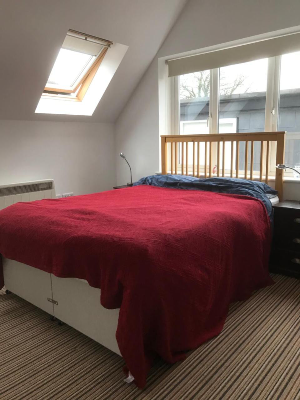 Studio Above Worlds End Microbrewery And Behind The Crown Inn Pewsey 外观 照片