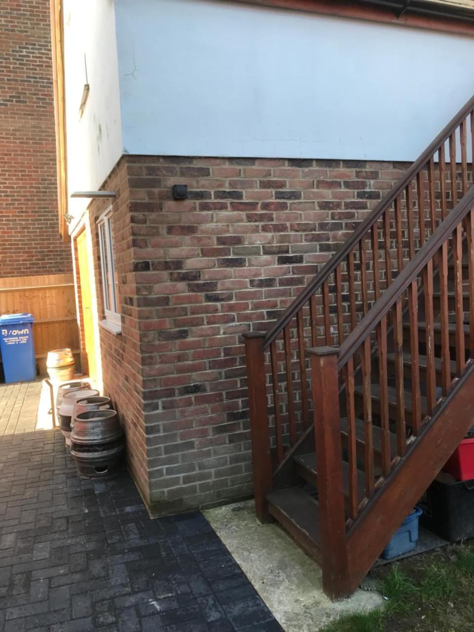 Studio Above Worlds End Microbrewery And Behind The Crown Inn Pewsey 外观 照片